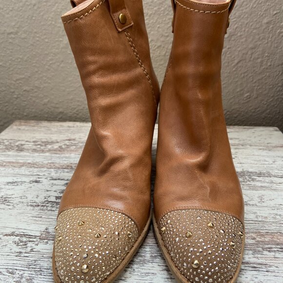 Stuart Weitzman Tan Block Heel Ankle Boot Studded Toe Left 9 Right Size 9.5 - Picture 3 of 9